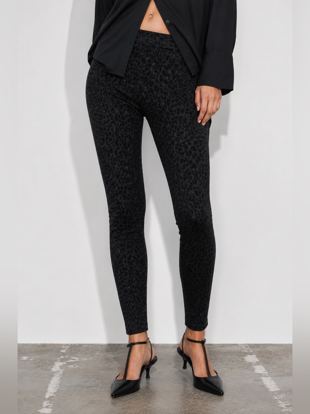 Nanette Lepore Black Leopard Print Leggings – Size M